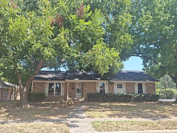2nd image of 108 Saint Lukes Dr