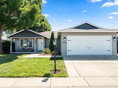 2110 Lara Ln, Central Pt, OR, 97502