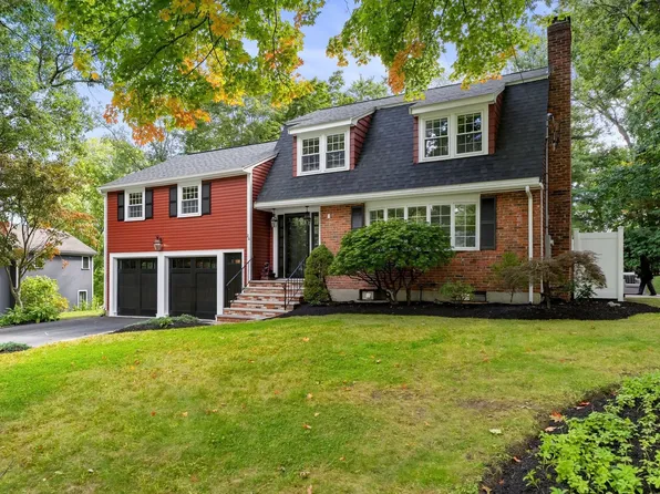 26 Mayflower Rd, Winchester, MA 01890