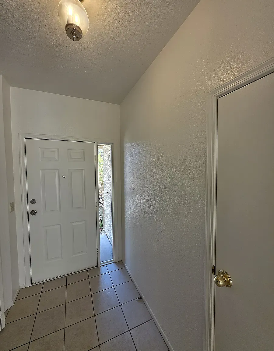 2 bed, 1281 sqft, $1,795 — Photo 2