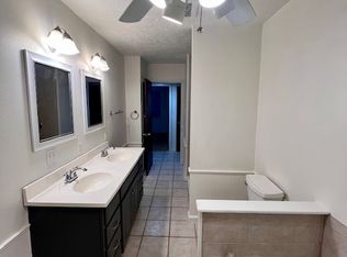 403 San Jacinto Dr #403, Rockdale, TX 76567