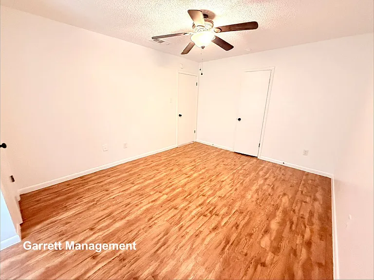 106 N Fairview St — Photo 18