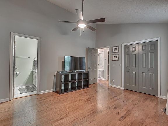 5th image of 420 Hickory Timber Ct