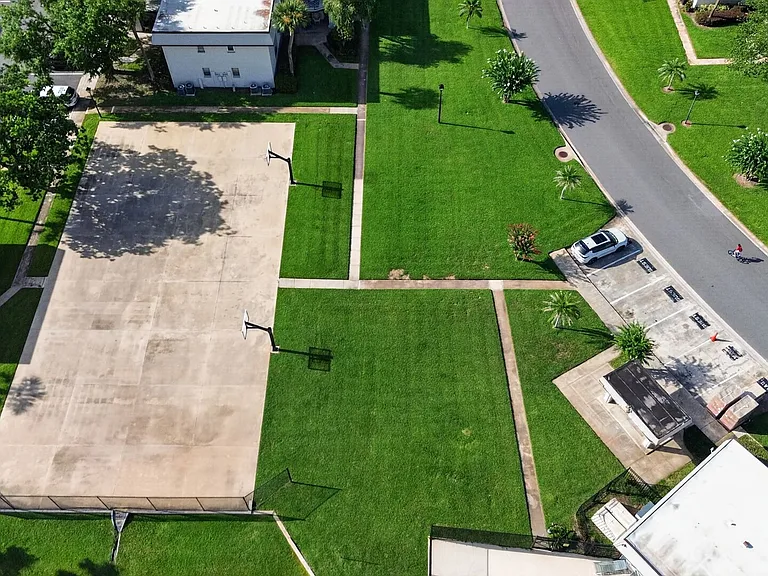 53 Windtree Ln #G102 — Photo 32