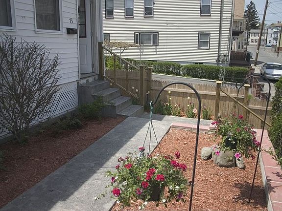 Gorgeous front yard