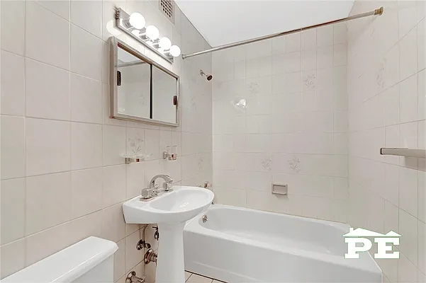 Sold by Pride Estates | media 19