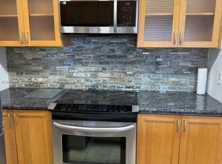1407 NE 56th St APT 301, Fort Lauderdale, FL 33334