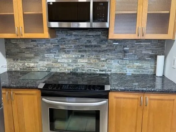 1407 NE 56th St APT 301, Fort Lauderdale, FL 33334