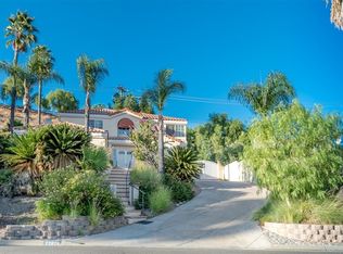 22826 San Joaquin Dr E, Canyon Lake, CA 92587