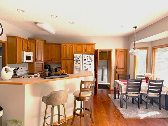 5th image of 3018 Mayowood Common Cir SW