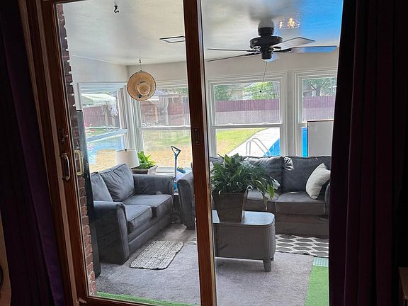 3rd image of 3109 Downes Grove Rd