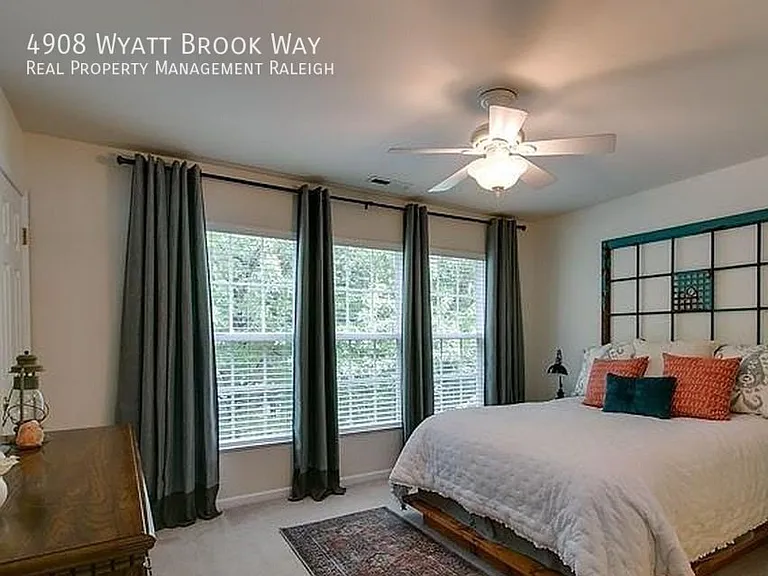 4908 Wyatt Brook Way — Photo 8