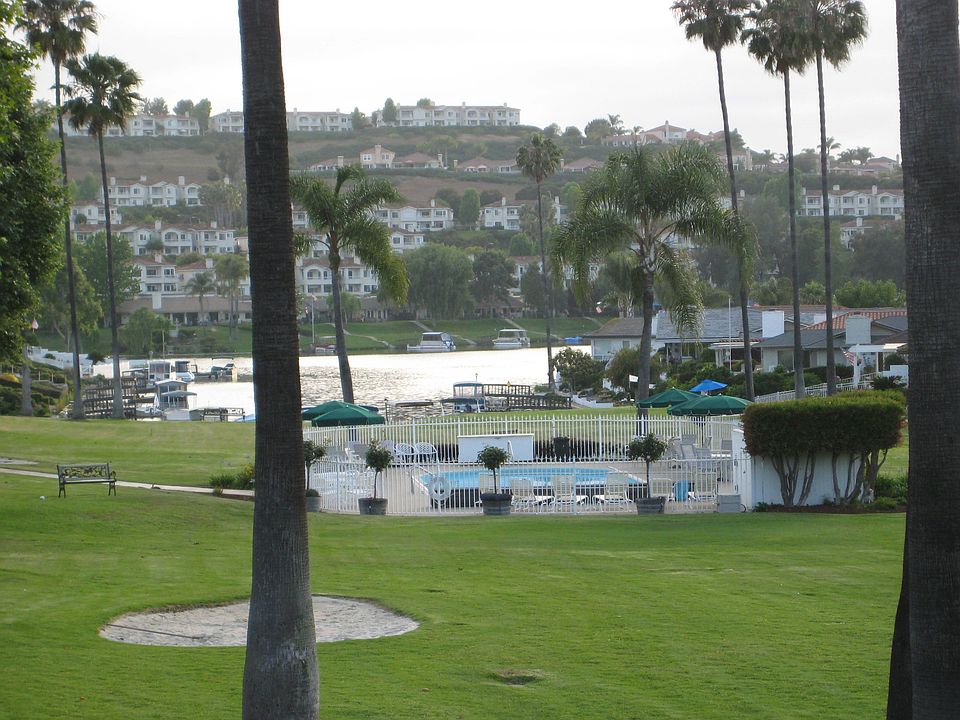 Back of house w/Lake View