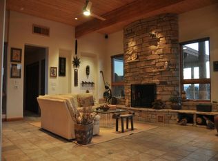 1290 E Metates Bench Dr, Boulder, UT 84716