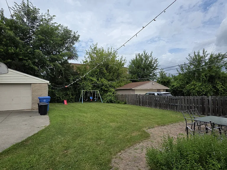 6115 Drexel St — Photo 17