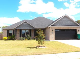 421 Leslie Ln, Centerton, AR 72719