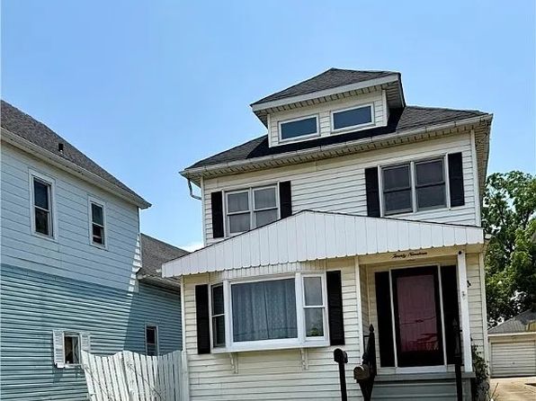 2019 Broadway St