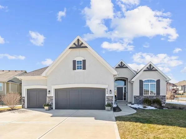 4300 Lakeshore Dr, Basehor, KS 66007