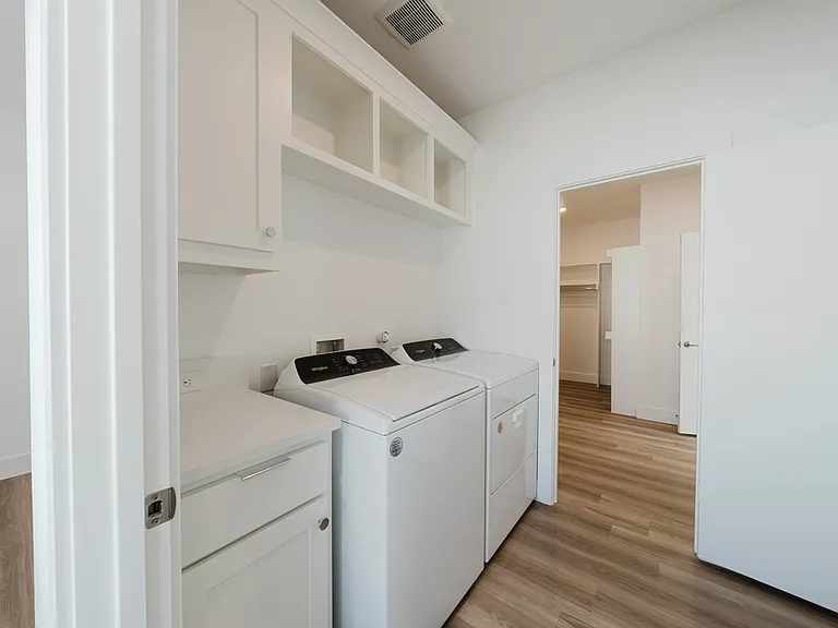11661 Liberty Commons Ct — Photo 29