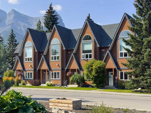 601 E 4th St #3, Canmore, AB T1W 2G7