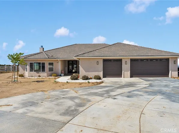 9926 Fir St, Oak Hills, CA 92344
