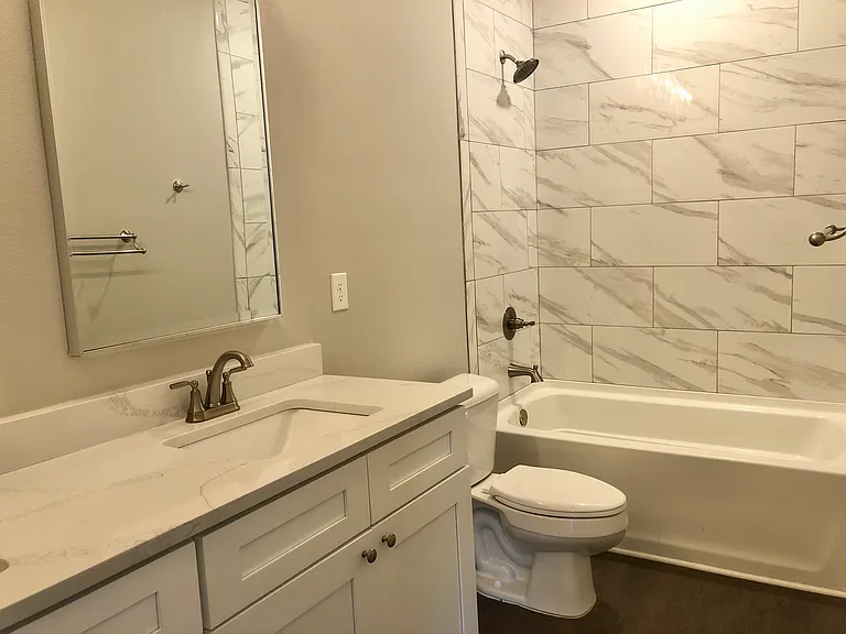 241 N H St — Photo 4