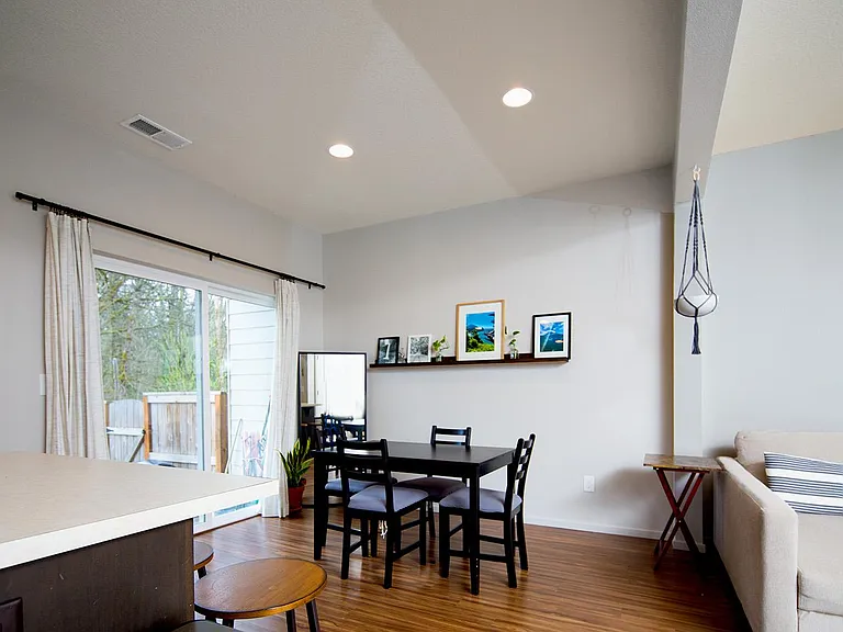 8513 NE 14th Pl — Photo 5