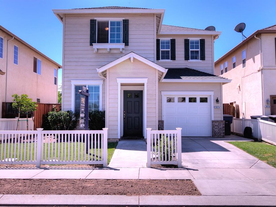 1st image of 2614 Country Manor Dr