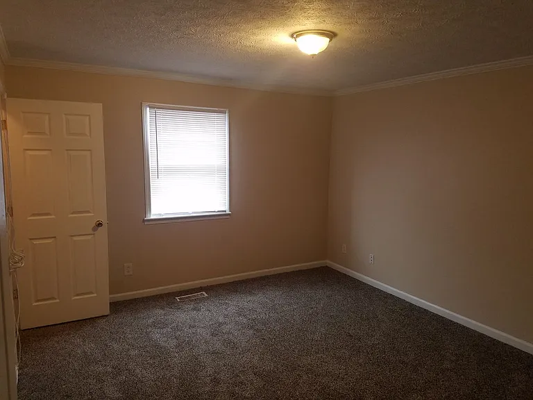 601 Wooddale Ter — Photo 10