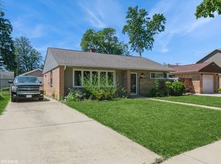 823 E Thacker St, Des Plaines, IL