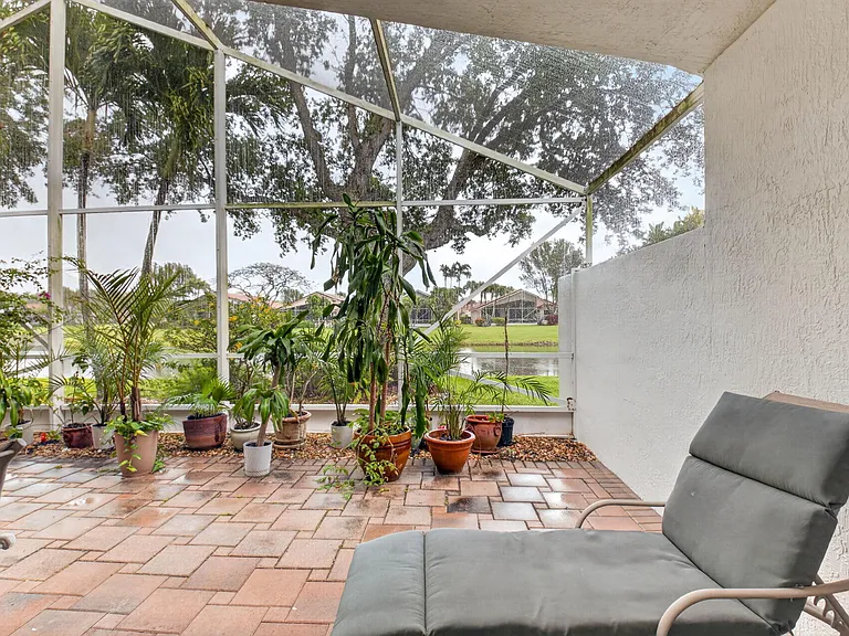 5256 Glenville Dr — Photo 12