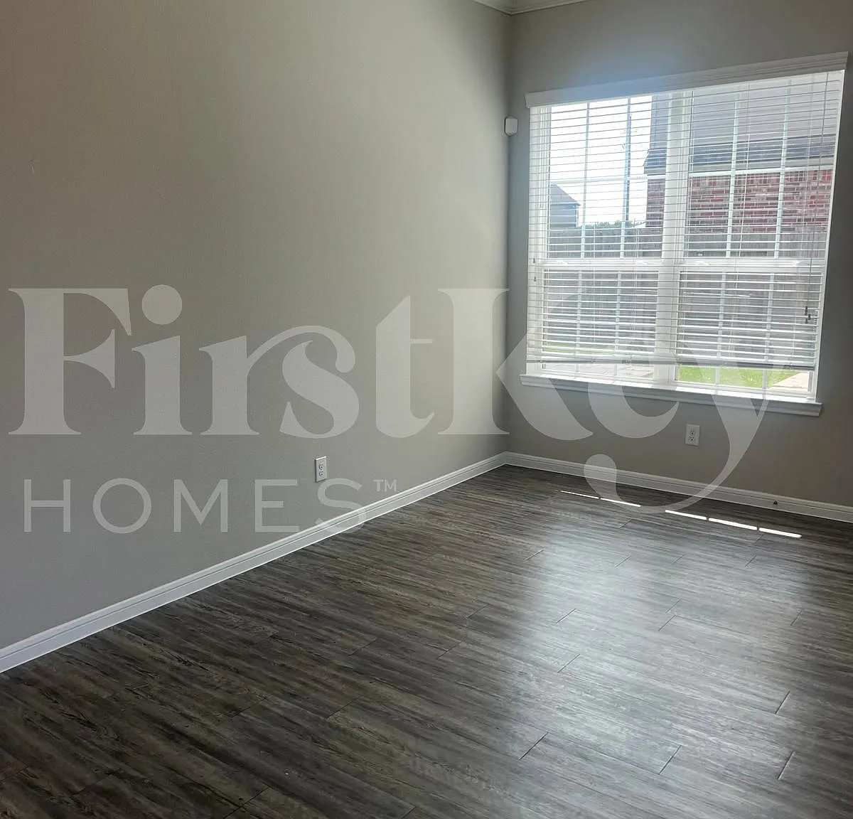 4 bed, 3.5 bath, 1882 sqft, $2,285 — Photo 3