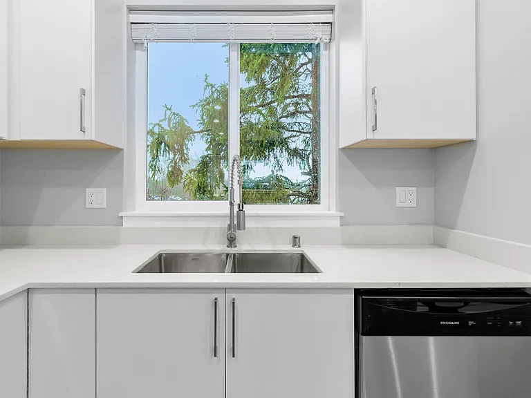 5724 Sterling Ave #106 — Photo 9
