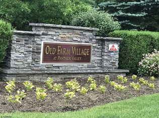 250 Old Farm Dr, Great Meadows, NJ 07838
