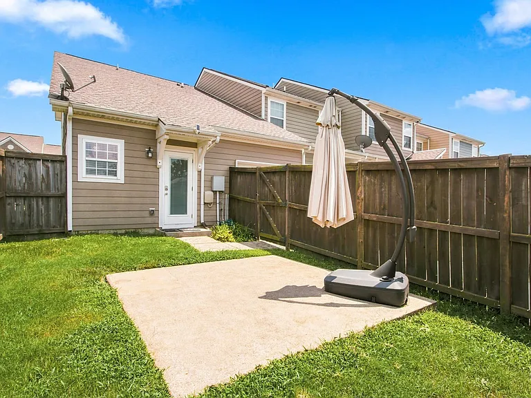 2055 Hemlock Dr #1 — Photo 30