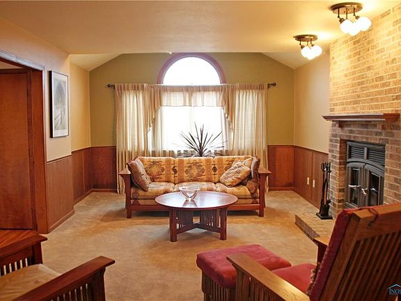 4th image of 622 Cedar Ln