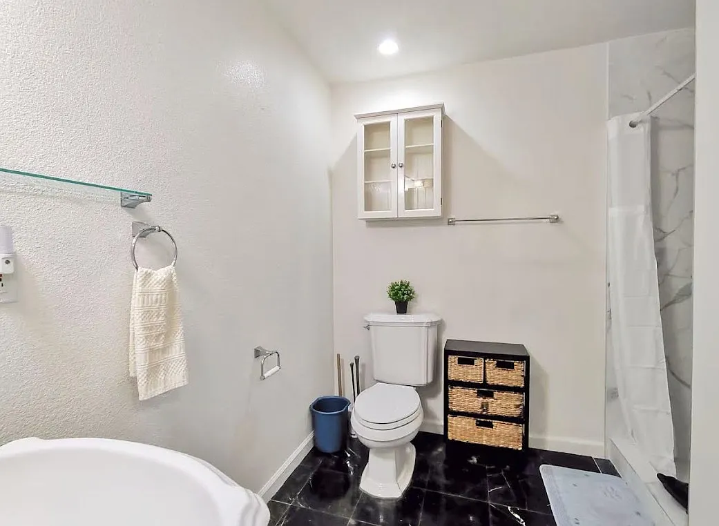 3 bed, 1.5 bath, 1000 sqft, $4,000 — Photo 4