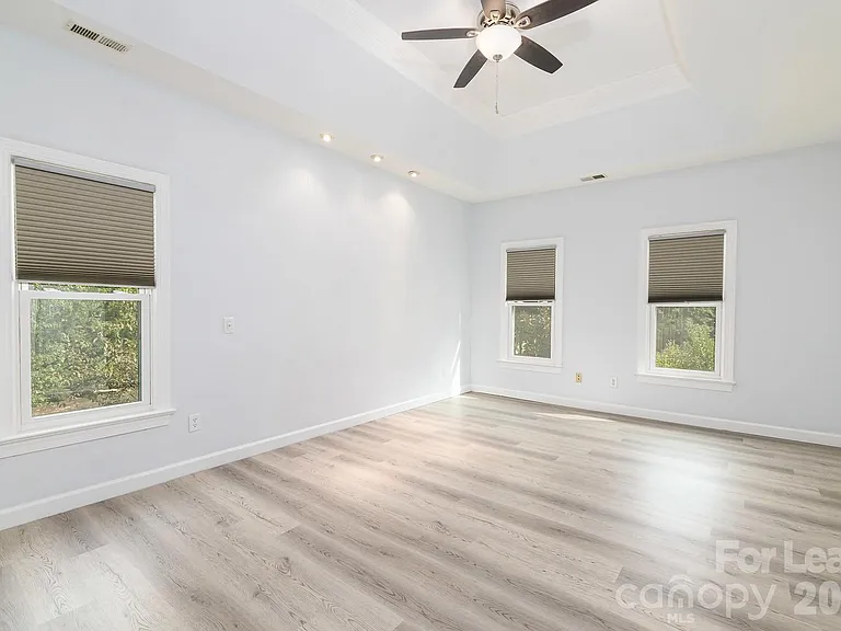 5238 Downing Creek Dr — Photo 21