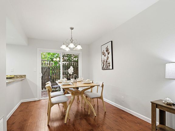 5th image of 21063 Red Fir Ct