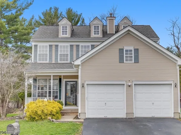 23 Musky Ridge Dr, Hackettstown Town, NJ 07840