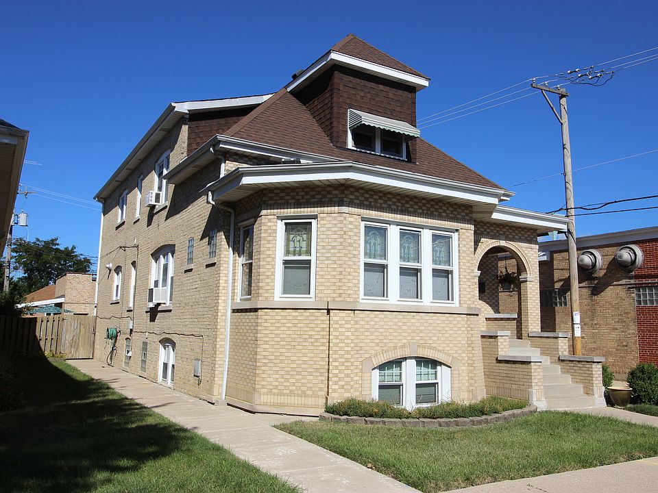 1st image of 3144 N New England Ave #2