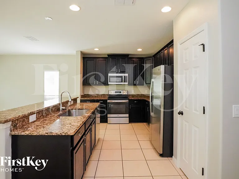 3734 Briarwood Estates Cir — Photo 7