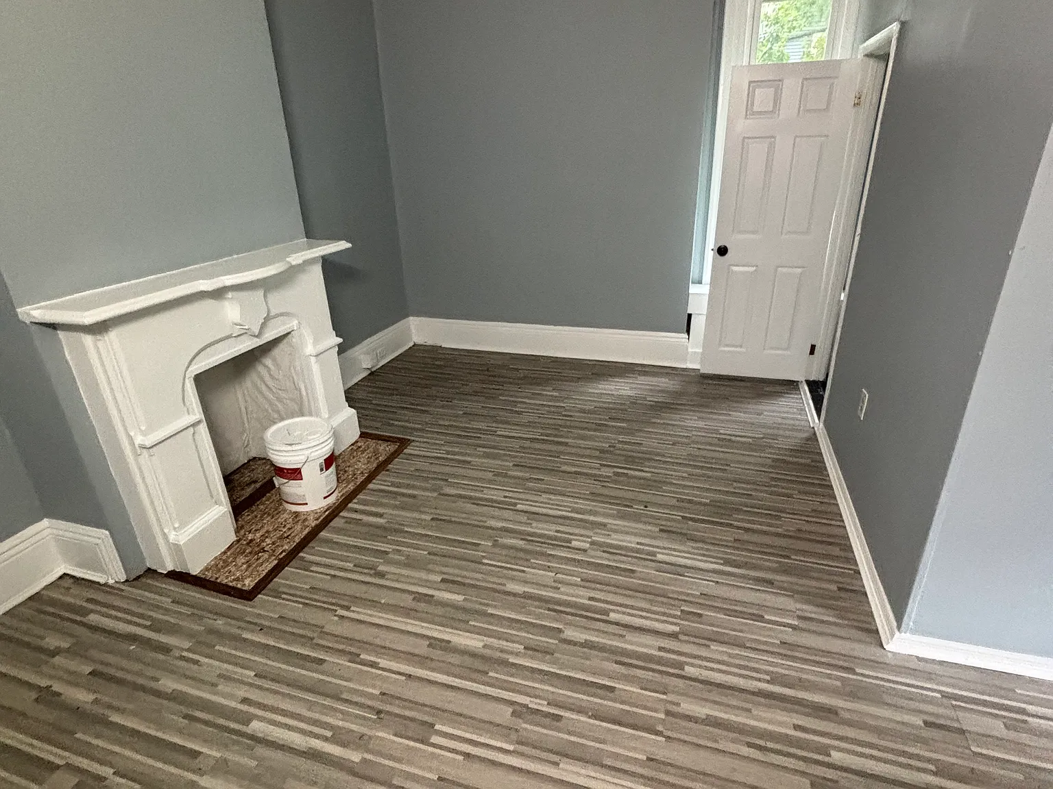 Studio, $1,600 — Photo 1