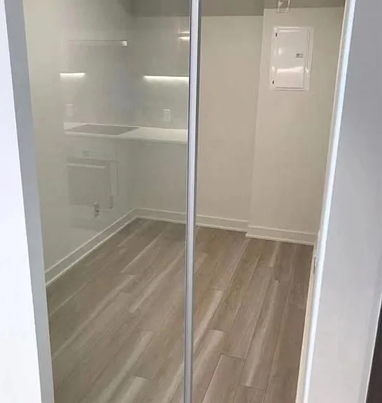 17 Bathurst St #916 — Photo 15