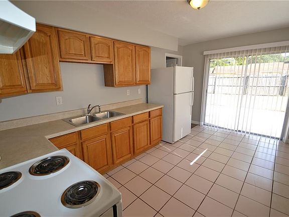 4th image of 8612 Briarhaven Ct