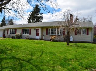 29 Mohican Ln, Wallingford, CT 06492