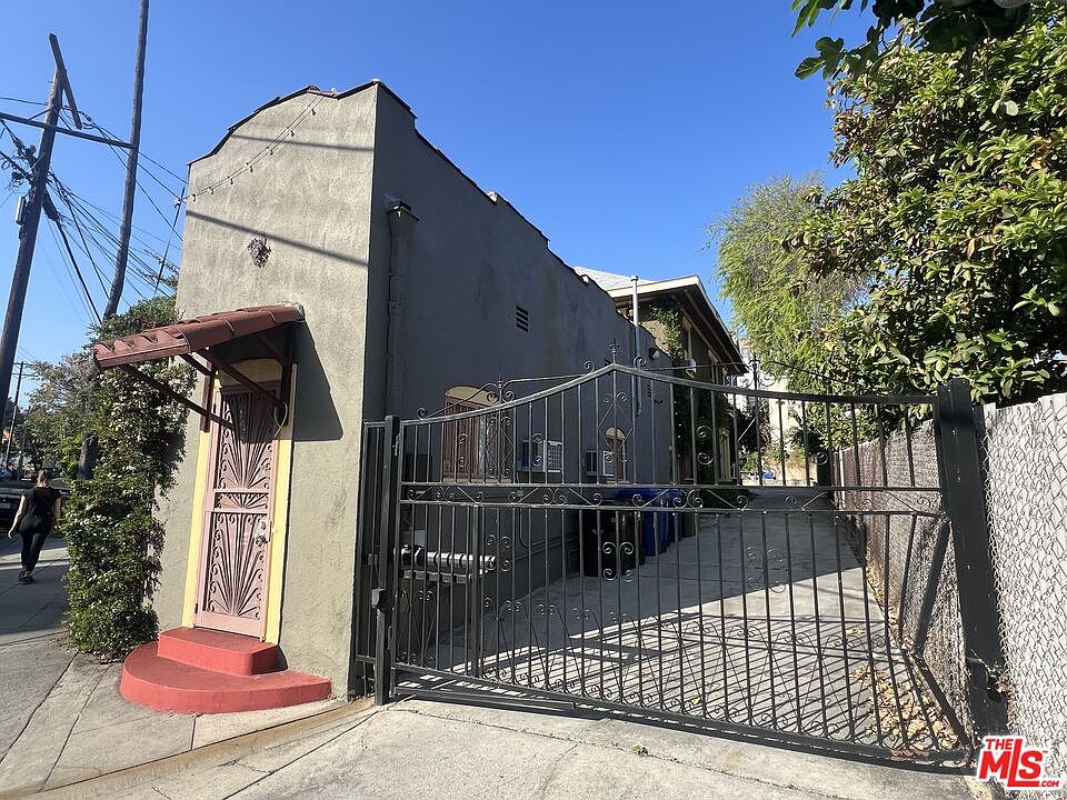 1st image of 1626 Echo Park Ave