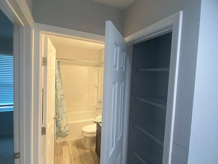 1737 Charlotte St — Photo 24