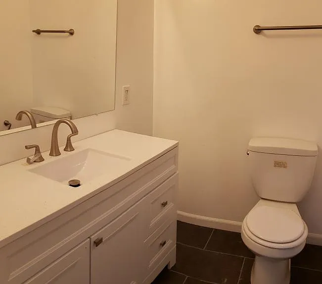 204 E Emma St — Photo 22
