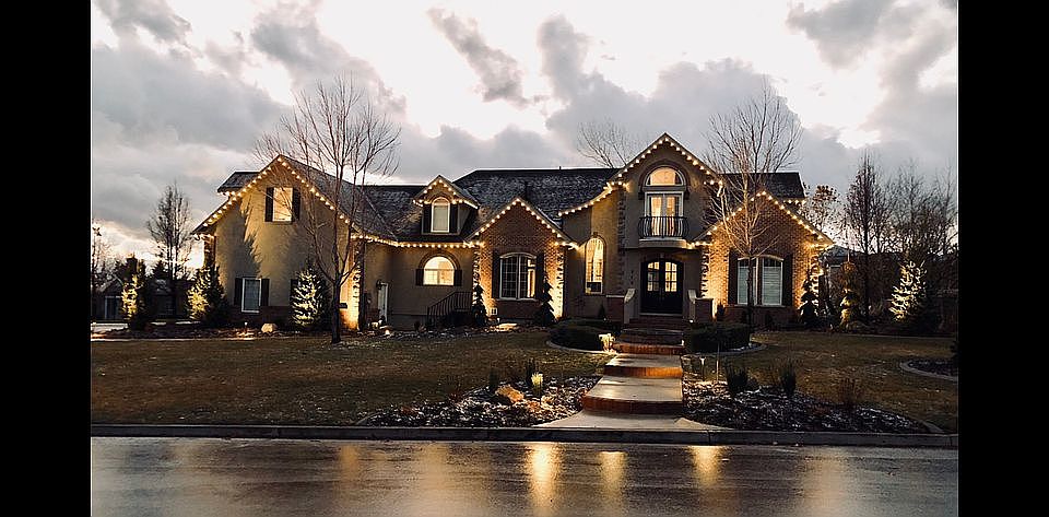 1st image of 215 N Pfeifferhorn Dr